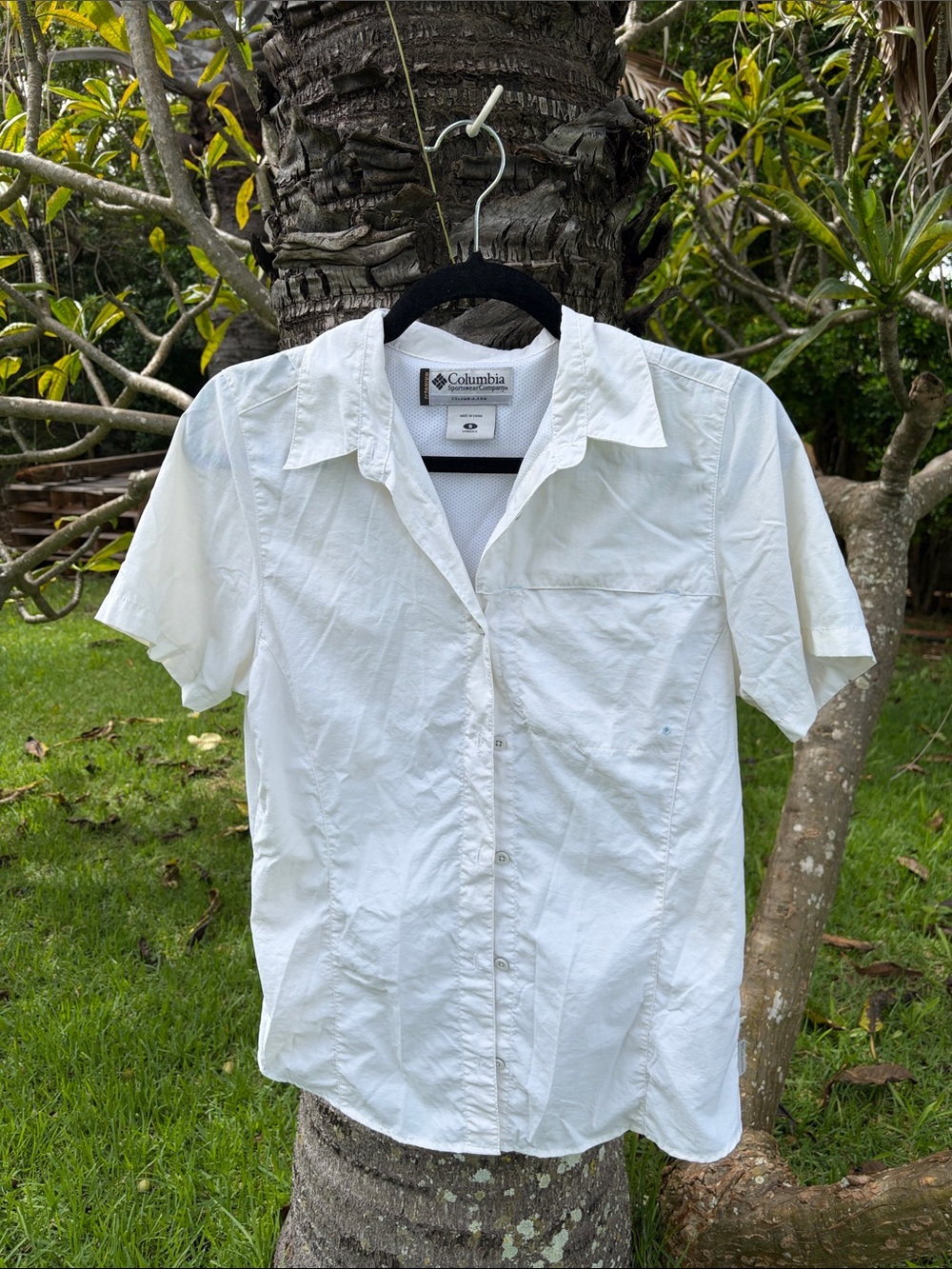 Columbia White Short-Sleeve Button-Down Shirt